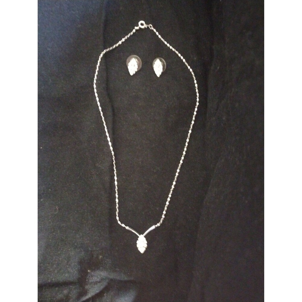 Brilliant Austrian Crystal Jewelry Set with Titanium Post and Lifetime Plating